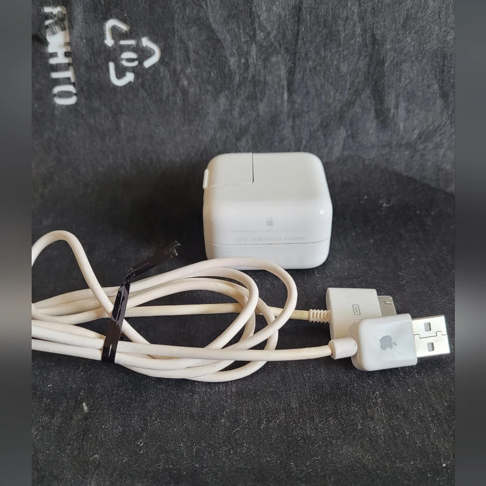 Genuine Apple A1357 10W USB Power Adapter for iPhone, iPad and iPod with Cable.